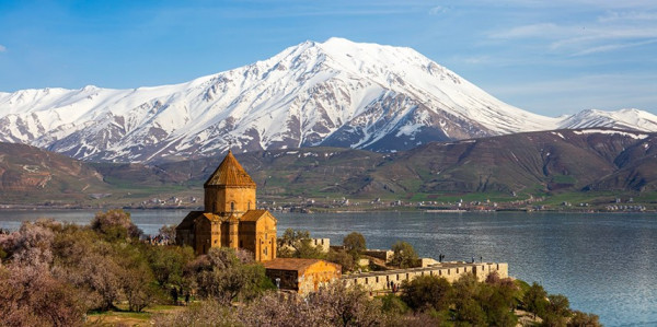 Van Badem Çiçeği Festivali Turu 1 Gece Konaklamalı | Meloni Tur